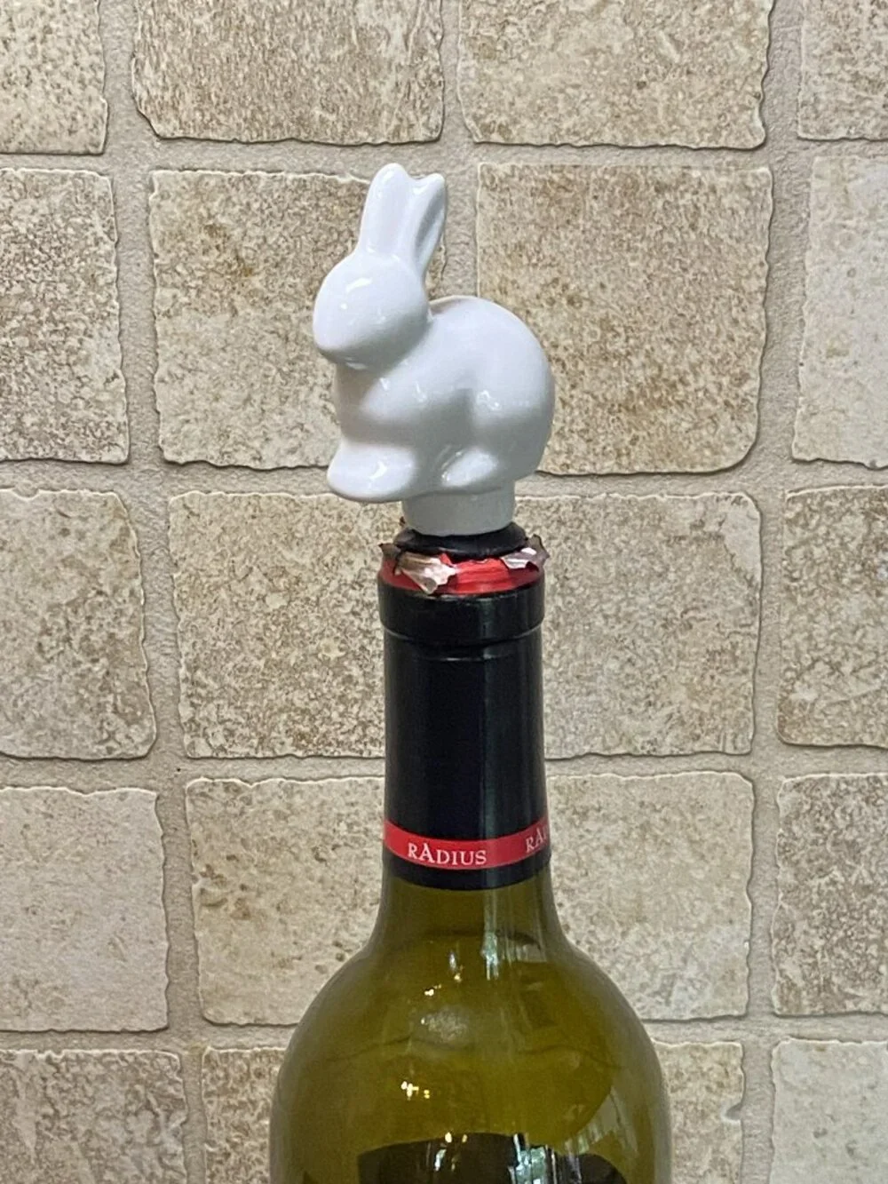 Threshold Whimsical White Glazed Bunny Wine Bottle Stopper w/Gold Accented Tail